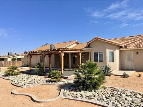 Exterior - 20158 Yucca Loma Rd, Apple Valley, CA 92307 photo 2 of 14