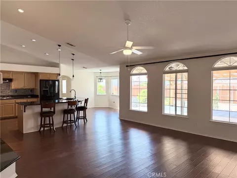 Living - 20158 Yucca Loma Rd, Apple Valley, CA 92307 photo 1 of 7