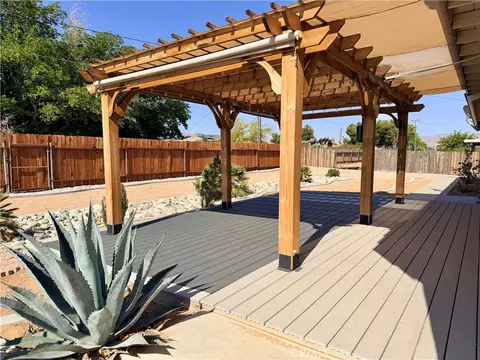 Exterior - 20158 Yucca Loma Rd, Apple Valley, CA 92307 photo 4 of 14