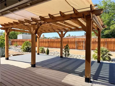 Exterior - 20158 Yucca Loma Rd, Apple Valley, CA 92307 photo 3 of 14