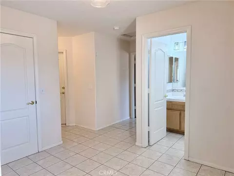 Entry Way - 20158 Yucca Loma Rd, Apple Valley, CA 92307 photo 6 of 8