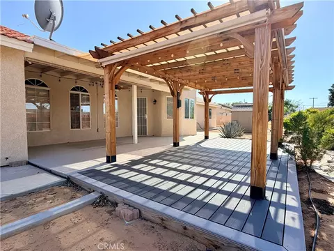 Exterior - 20158 Yucca Loma Rd, Apple Valley, CA 92307 photo 9 of 14