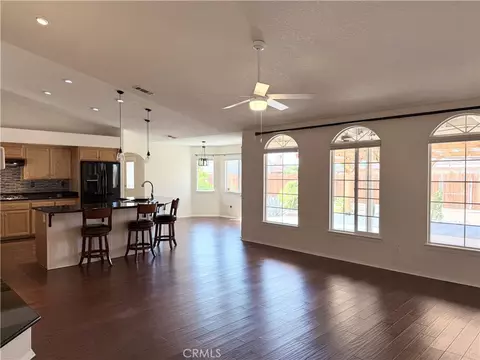 Living - 20158 Yucca Loma Rd, Apple Valley, CA 92307 photo 1 of 7
