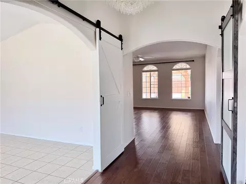 Entry Way - 20158 Yucca Loma Rd, Apple Valley, CA 92307 photo 2 of 8