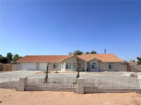 Exterior - 20158 Yucca Loma Rd, Apple Valley, CA 92307 photo 13 of 14