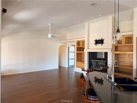 Living - 20158 Yucca Loma Rd, Apple Valley, CA 92307 photo 3 of 7
