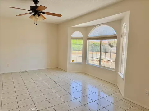 Living - 20158 Yucca Loma Rd, Apple Valley, CA 92307 photo 4 of 7