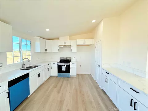 11975 Barbet, Phelan, CA 92371 photo 8