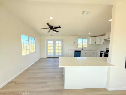 11975 Barbet, Phelan, CA 92371 photo 6