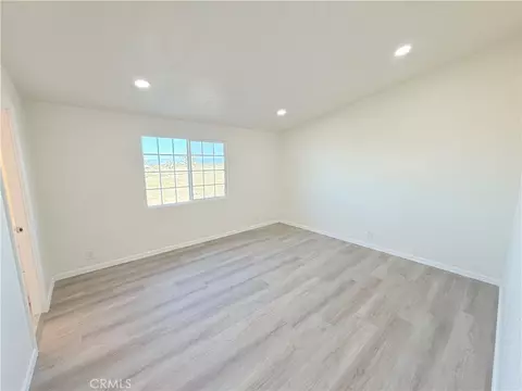 11975 Barbet, Phelan, CA 92371 photo 16
