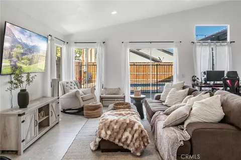 Living - 9327 Agave Dr, Hesperia, CA 92344 photo 3 of 3