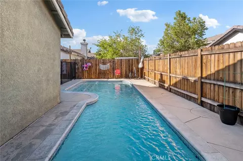 Exterior - 9327 Agave Dr, Hesperia, CA 92344 photo 4 of 5