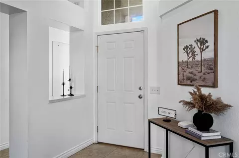 Entry Way - 9327 Agave Dr, Hesperia, CA 92344 photo 2 of 4