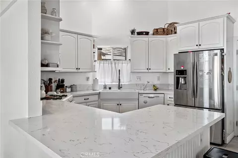 Kitchen - 9327 Agave Dr, Hesperia, CA 92344 photo 1 of 4