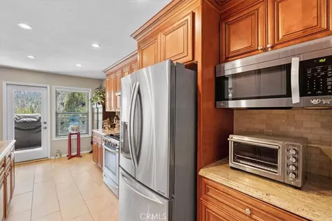 Kitchen - 1090 Rivera, Wrightwood, CA 92397 photo 3 of 3