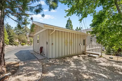 Exterior - 1090 Rivera, Wrightwood, CA 92397 photo 6 of 10