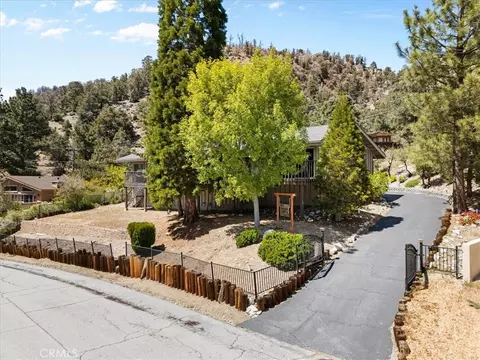 Exterior - 1090 Rivera, Wrightwood, CA 92397 photo 8 of 10