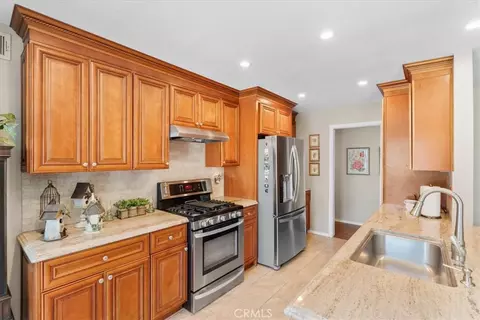 Kitchen - 1090 Rivera, Wrightwood, CA 92397 photo 2 of 3