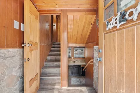 Entry Way - 1116 Lark Rd, Wrightwood, CA 92397 photo 2 of 3