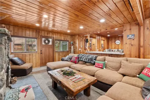 Living - 1116 Lark Rd, Wrightwood, CA 92397 photo 3 of 4