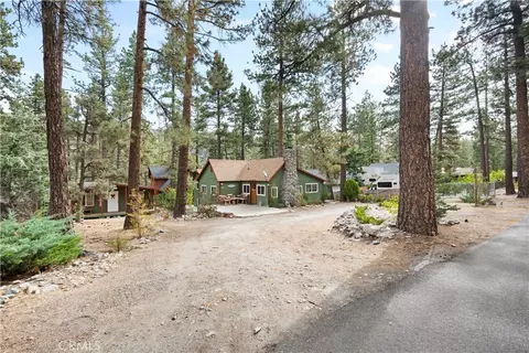 Exterior - 1116 Lark Rd, Wrightwood, CA 92397 photo 4 of 10