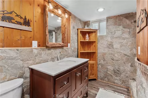 Bath - 1116 Lark Rd, Wrightwood, CA 92397 photo 1 of 2