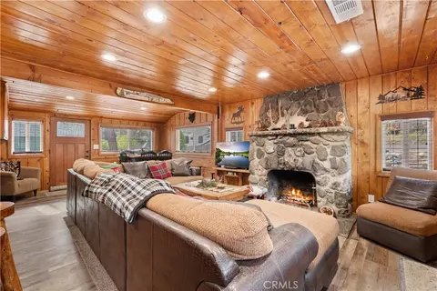 Living - 1116 Lark Rd, Wrightwood, CA 92397 photo 1 of 4