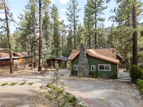 Exterior - 1116 Lark Rd, Wrightwood, CA 92397 photo 2 of 10