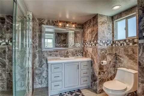 Bath - 45050 Camaron Rd, Temecula, CA 92590 photo 3 of 4