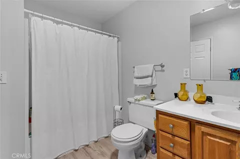 Bath - 18563 Yucca St, Hesperia, CA 92345 photo 3 of 4