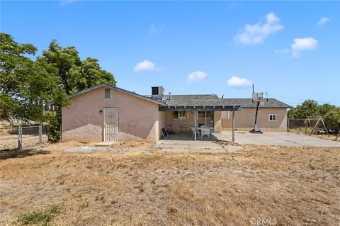 Exterior - 18563 Yucca St, Hesperia, CA 92345 photo 4 of 9