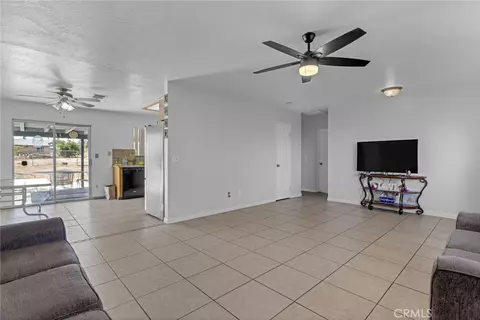 Living - 18563 Yucca St, Hesperia, CA 92345 photo 2 of 2