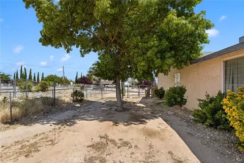 Exterior - 18563 Yucca St, Hesperia, CA 92345 photo 5 of 9