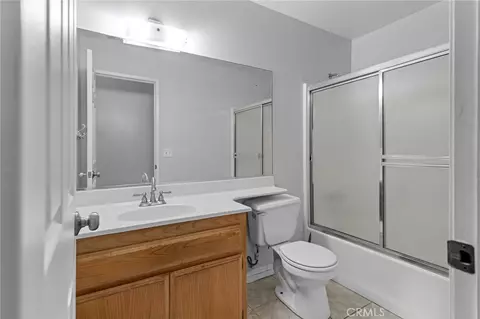 Bath - 18563 Yucca St, Hesperia, CA 92345 photo 4 of 4