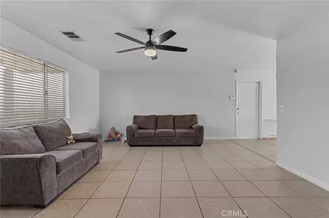 Living - 18563 Yucca St, Hesperia, CA 92345 photo 1 of 2