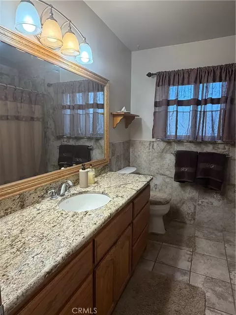 Bath - 941 Senita, Barstow, CA 92311 photo 1 of 5