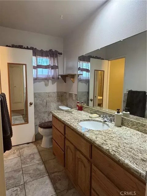 Bath - 941 Senita, Barstow, CA 92311 photo 3 of 5