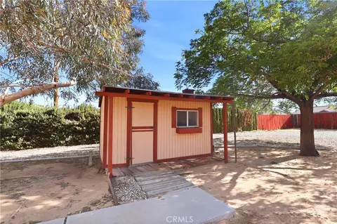 Exterior - 13163 Quapaw Rd, Apple Valley, CA 92308 photo 4 of 6