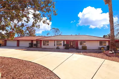 Exterior - 13163 Quapaw Rd, Apple Valley, CA 92308 photo 2 of 6