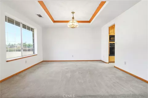 Living - 13163 Quapaw Rd, Apple Valley, CA 92308 photo 2 of 3
