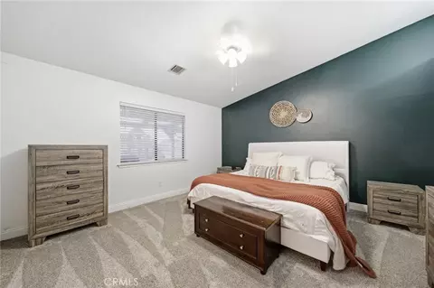 Bedroom - 21185 Wren St, Apple Valley, CA 92308 photo 2 of 4
