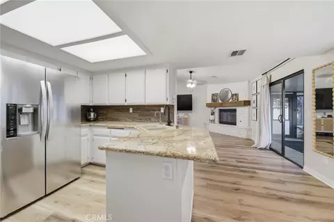 Kitchen - 21185 Wren St, Apple Valley, CA 92308 photo 3 of 5