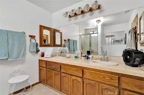 Bath - 18669 Ranchero, Hesperia, CA 92345 photo 4 of 5