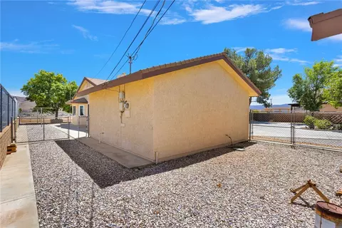 Exterior - 18669 Ranchero, Hesperia, CA 92345 photo 10 of 13
