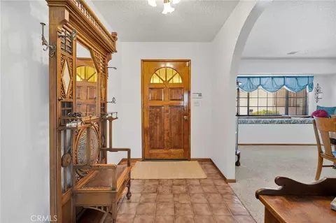 Entry Way - 18669 Ranchero, Hesperia, CA 92345 photo 1 of 2