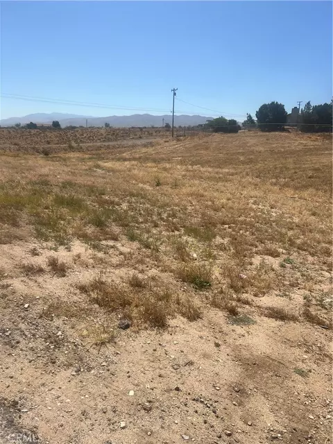 15 Hackberry St, Hesperia, CA 92345