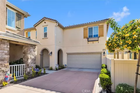 28470 Wild Rose Ln, Highland, CA 92346