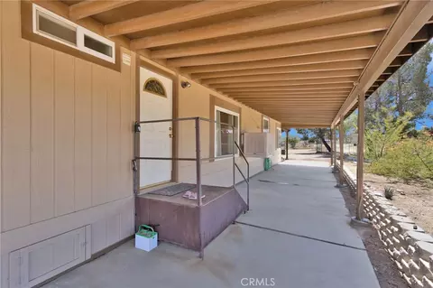 10532 Acanthus St, Phelan, CA 92371 photo 5