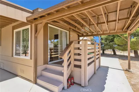 10532 Acanthus St, Phelan, CA 92371 photo 3