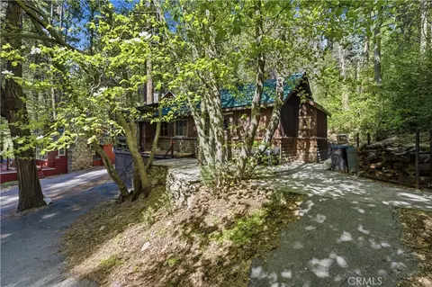 Exterior - 815 Cottage Grv, Lake Arrowhead, CA 92352 photo 4 of 13